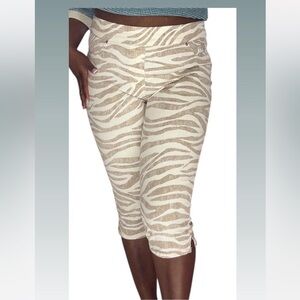 CHICO'S NWT Pull On Retro Style Zebra Capri Knee Knockers